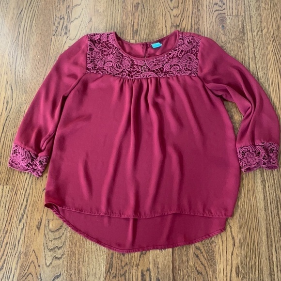 Pssst L maroon top with cut out detail - Picture 2 of 6